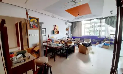 Apartamento de 3 dormitórios com suíte com 125m² de frente no Bairro Centro Histórico