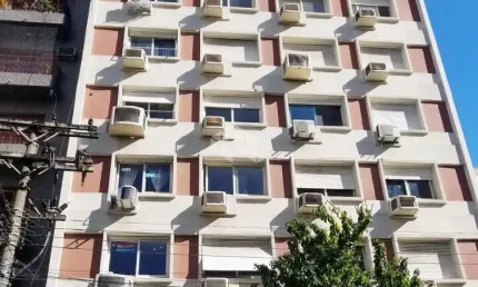 Apartamento de 1 dormitório próximo a redenção e a metros do Zaffari da Lima e Silva reformado