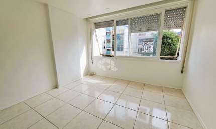 Apartamento Jk reformado a venda no bairro Cidade Baixa a metros do RISSUL da Rua da República