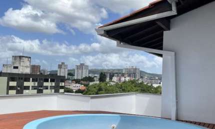 Cobertura com 3 dormitórios  sendo 01 suite e 1 vaga de garagem  no bairro Cristo Redentor