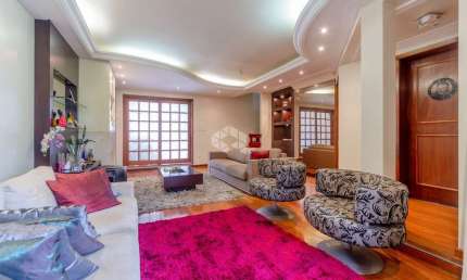 Casa com 4 dormitórios no Jardim Lindóia, com piscina