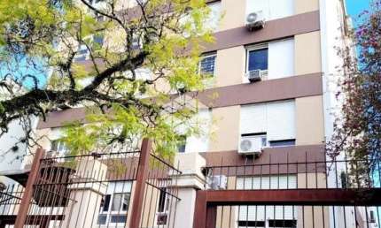 Excelente Amplo apartamento com 3 dormitórios, 1 suíte, amplo living com 3 ambientes, dependência completa, 1 vaga escriturada e elevador