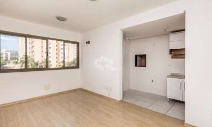 Apartamento 2/dois quartos/dormitórios, elevador e vaga de garagem no Bairro Partenon