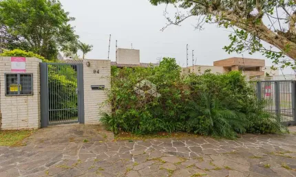 casa para familia toda nos 3 figueiras,  uma quadra do colégio Farroupilha