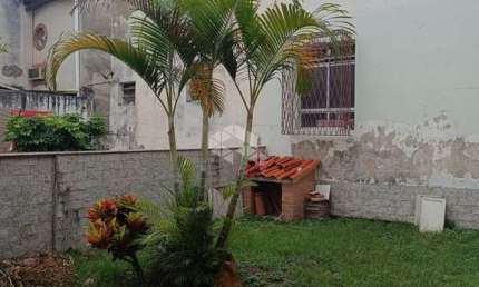 Prédio residencial com 4 apartamentos no bairro Santana