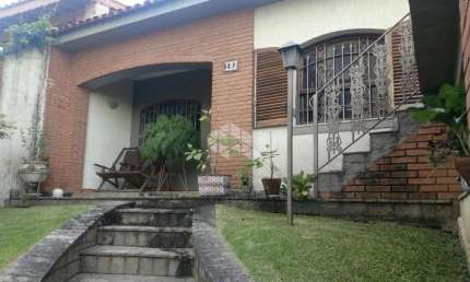 Vendo Casa de 190m² 3 dormitórios no Jardim Maria Rosa em Taboão da Serra - SP