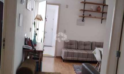 Vendo Apartamento 42m² 2 Dormitórios Sem Vaga de Garagem na Vila Indiana em Taboão da Serra - SP