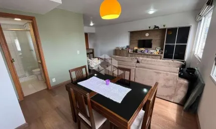 Apartamento 2 dormitórios, com 2 vagas cobertas no Bairro Santana