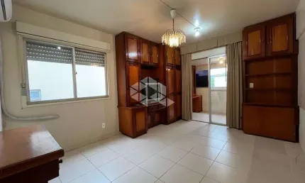 Apartamento de 1 dormitório de Frente, com Sacada e elevador.