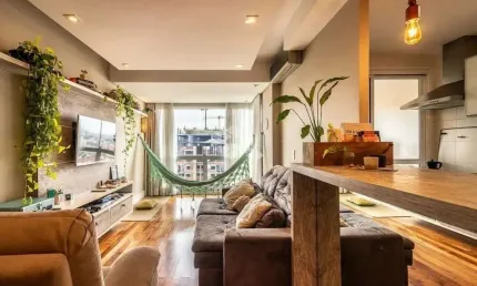 Apartamento 2 dormitorios suite andar alto com vista, 2 vagas de garagem.
