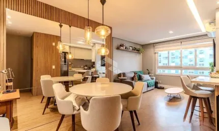 Apartamento mobiliado, 2 Dormitórios, 1 Suíte, 2 Vagas.