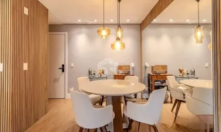 Apartamento mobiliado, 2 dormitórios, 1 suíte, 2 vagas.