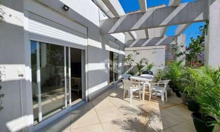 Apartamento , 4 dormitórios, sacada, churrasqueira, Bom Fim.