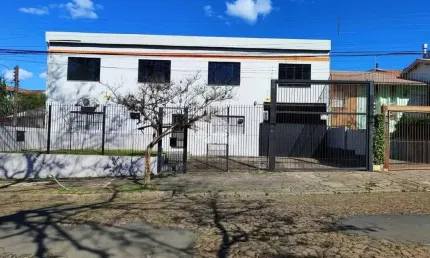 Pavilhão estruturado servindo para ter sua empresa e tambem sua moradia.