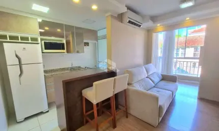 Apartamento 2 dormitorios, semi mobiliado, churrasqueira no bairro Teresópolis.