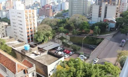 Apartamento 3 dormitorios com 2 sacadas, garagem, andar alto.
