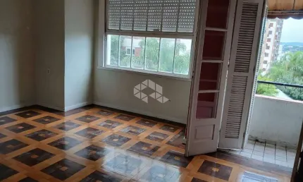 Apartamento 3 dormitórios, 2 banheiros no bairro Petrópolis.