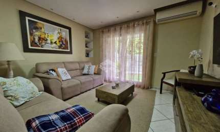 CASA DE 4 DORMITÓRIOS, 3 BANHEIROS, PISCINA, TERRAÇO, CHURRASQUEIRA VILA JARDIM.