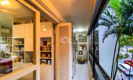 Apartamento com 1 dormitório, 1 vaga, sacada frontal, 48 m², Bairro Bom Fim, Porto Alegre