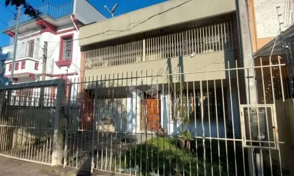 Casa de 3 dormitórios sendo 1 suite com 2 vagas de garagem coberta