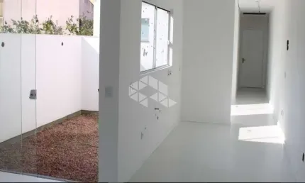 Casa nova, com 2 suítes, 79 m2, com um belo acabamento!