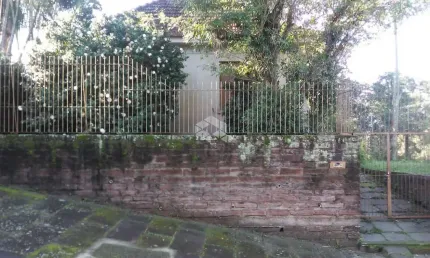 Terreno em Hamburgo Velho/NH, com casa antiga e necessita reforma.