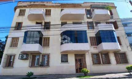 Apartamento a venda no bairro São João, 2 dormitórios, depend. de empregada.