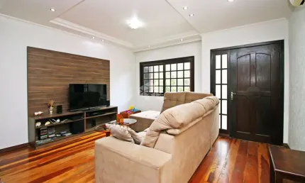Casa 4 Suítes e 6 vagas de garagem no bairro Jardim Itu