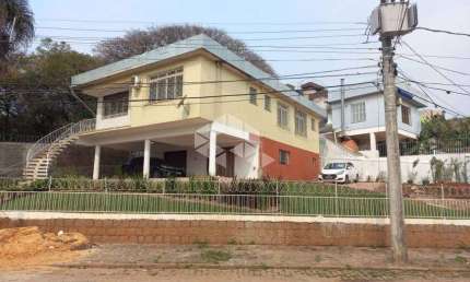 Credito Real vende casa toda reformada com 03 Dormitórios