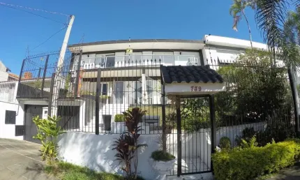 Casa com 4 quartos à venda na Rua Matias José Bins, 739, Três Figueiras, Porto Alegre