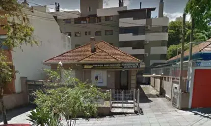 Casa com 6 quartos à venda na Rua Jaime Telles, 31, Petrópolis, Porto Alegre