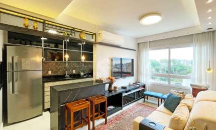 Apartamento dois dormitórios com duas vagas de garagem na Cidade Baixa