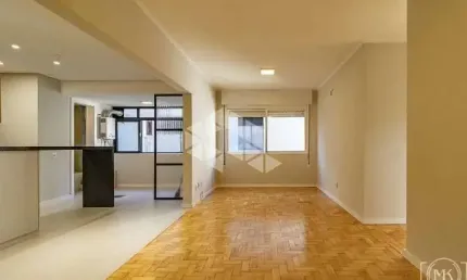 Crédito real vende apartamento reformado de 02 dormitórios com vaga de garagem no bairro auxiliadora em porto