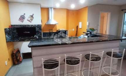 Cobertura 2 dormitórios, 3 banheiros, 2 vagas de garagem, Santo Antônio, Porto Alegre.