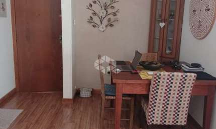 Apartamento à venda, com 3 dormitórios, 2 banheiros, no bairro Petrópolis em Porto Alegre