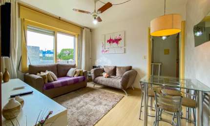 Apartamento de 1 dormitório, reformado, mobiliado, 1 vaga, Bairro Teresópolis, Porto Alegre