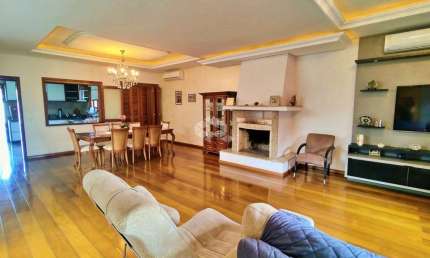 Casa 4 dormitórios, 1 suíte, Jardim Itú Sabará, Porto Alegre