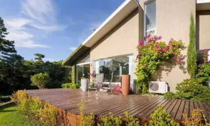 Casa com 290m² de área construída no condomínio reserva da serra
