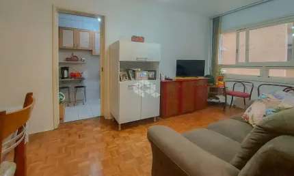 Apartamento de 2 dormitórios no bairro Centro Histórico com garagem escriturada. Predio com elevador