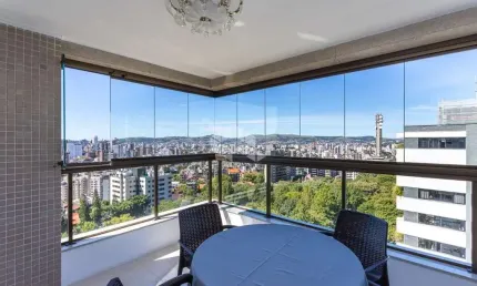 Apartamento 3 suítes, com 3 vagas de garagem , no bairro Auxiliadora em Porto Alegre