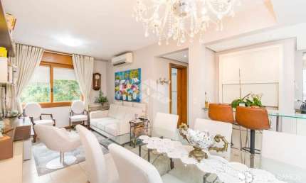 Apartamento com 3 quartos, suíte e closet, banheiro social e auxiliar