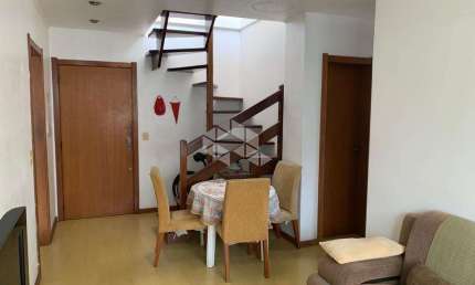 Cobertura 3 dormitórios, 1 suíte, 2 vagas, Bairro São Sebastião, Porto Alegre.