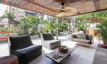Apartamento Garden 3 dormitórios, 1 suíte, 2 vagas, Petrópolis, Porto Alegre.