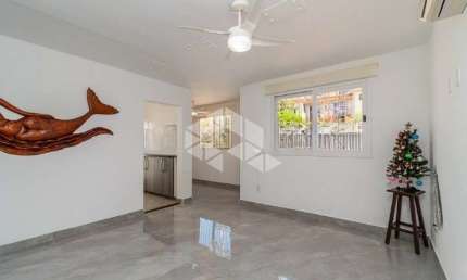 Casa com 3 quartos à venda na Rua Ângelo Crivellaro, 359, Jardim do Salso, Porto Alegre