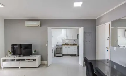 2 dormitórios, suíte, churrasqueira e 2 vagas na Av. Nilo Peçanha!