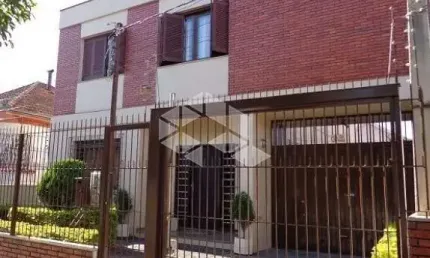 Belíssima residência localizada no bairro menino deus!