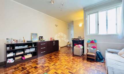 Apartamento 1 dormitório, 1 vaga, Floresta, Porto Alegre.