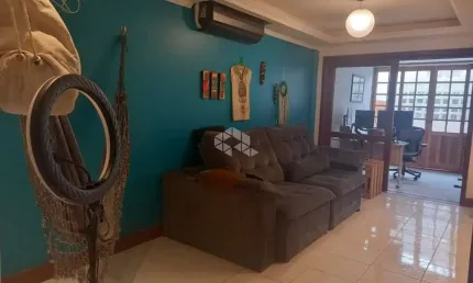 Apartamento 2 dormitórios térreo com 2 vagas no jardim botânico.