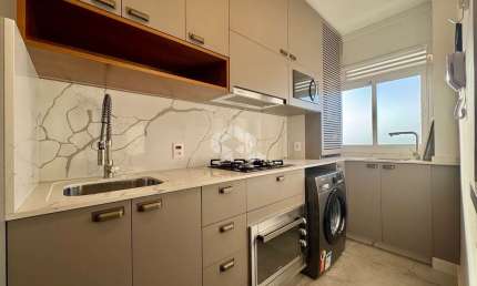Apartamento 2 dormitórios, 1 suíte, 1 vaga, São João, Porto Alegre.