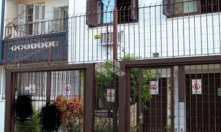 Casa com 3 quartos à venda na Rua Giordano Bruno, 69, Rio Branco, Porto Alegre